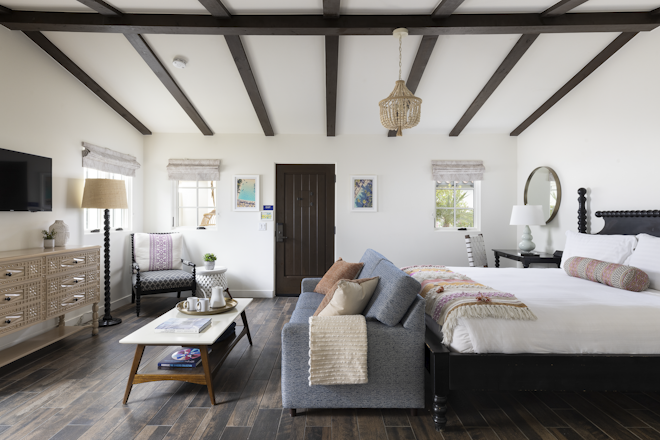 Luxe Villa Accessible - Bedroom