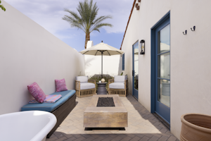 Luxe Villa Accessible - Back Patio