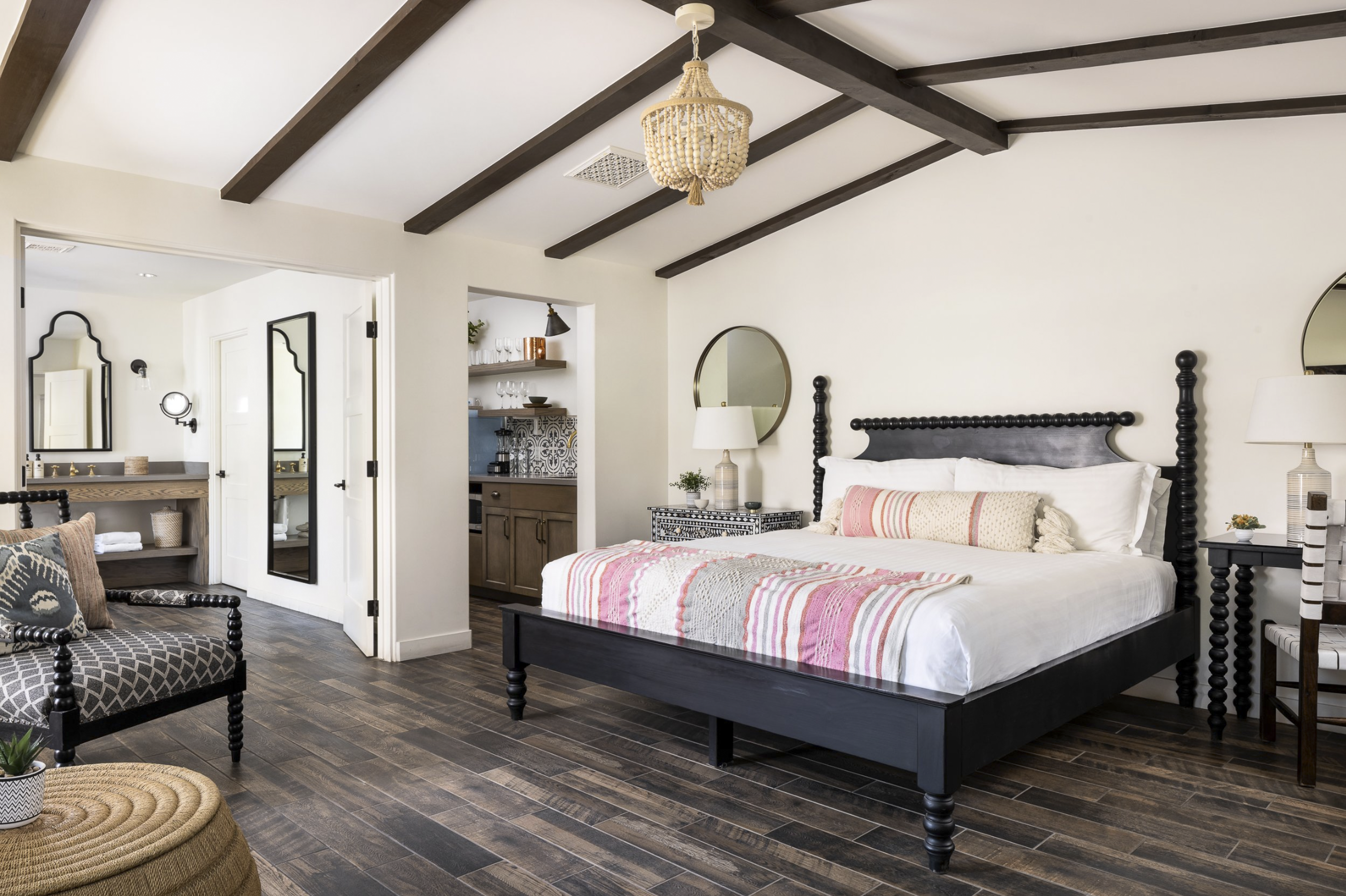 Luxe Villa - Bedroom