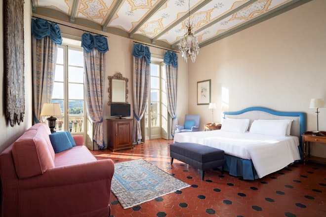 Premium Deluxe with Balcony - Bedroom
