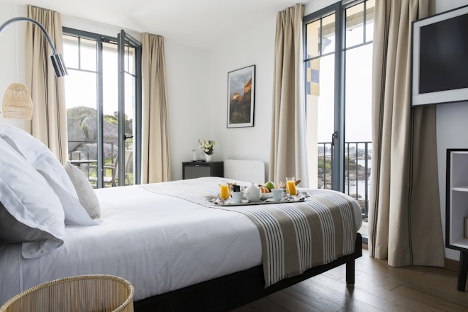 Suite - Bedroom