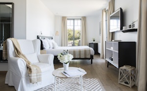 Suite - Bedroom