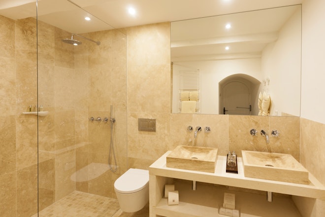 Standard - Bathroom