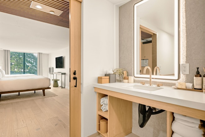 Premium Queen Queen/ADA - Bathroom