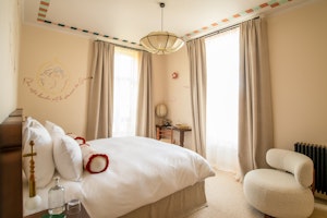 Palette Room - Bedroom