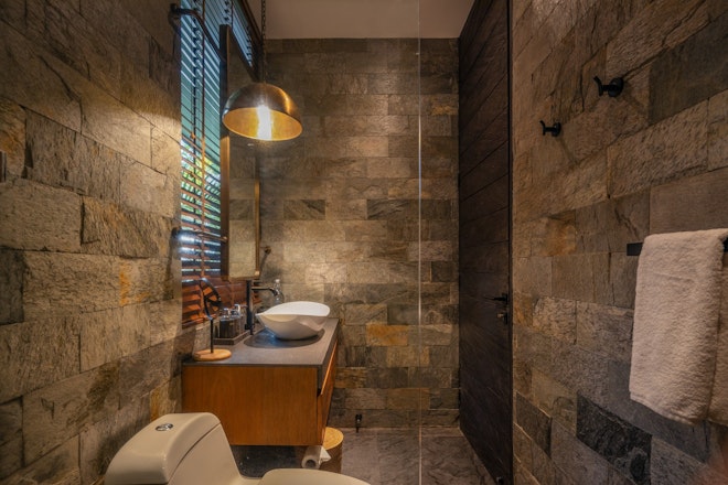 Studio Cabin with Cabana - Bathroom