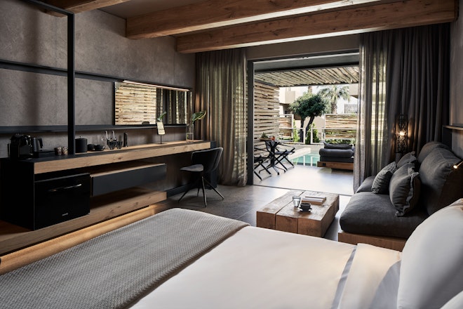 Elegance Suite with Pool - Bedroom