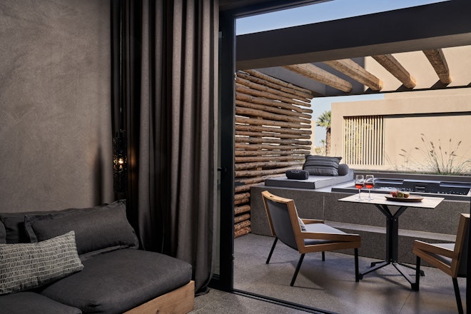 Loft Suite with Outdoor Jacuzzi - Living Area