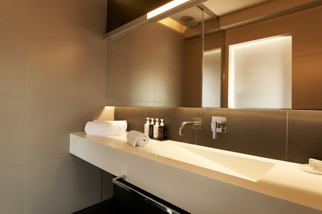 Garden View Retreat - Bathroom