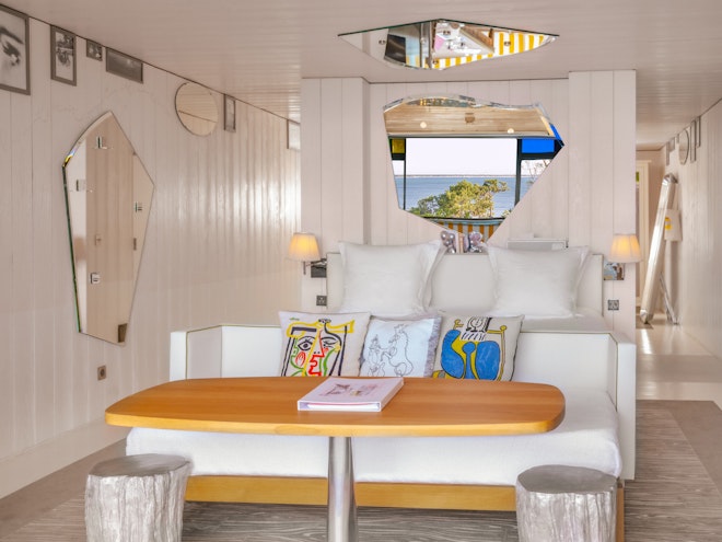 Bassin Room - Bedroom