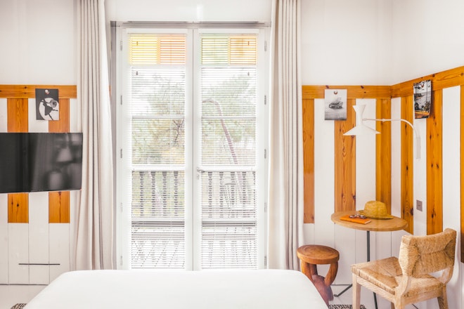 Deluxe Room - Bedroom