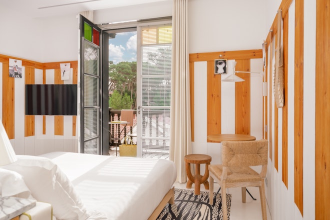 Deluxe Room - Bedroom