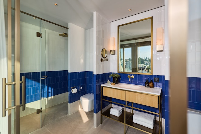 Penthouse One Bedroom Suite with Terrace - Bathroom