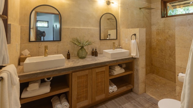 Premium Oceanview Suite - Bathroom