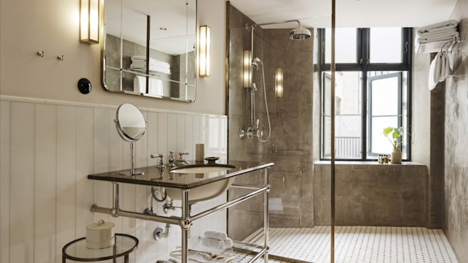 Sanders Bedroom Plus - Bathroom