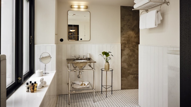 Sanders Bedroom - Bathroom