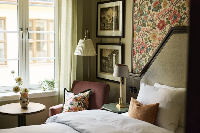 Classic Petite - Bedroom