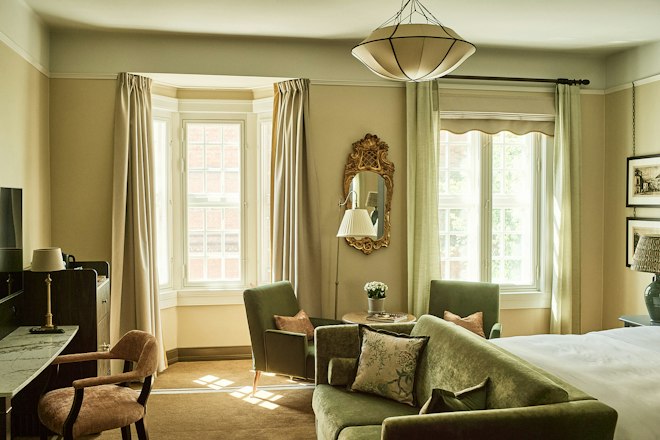 Deluxe - Bedroom