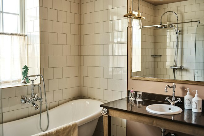Junior Suite - Bathroom