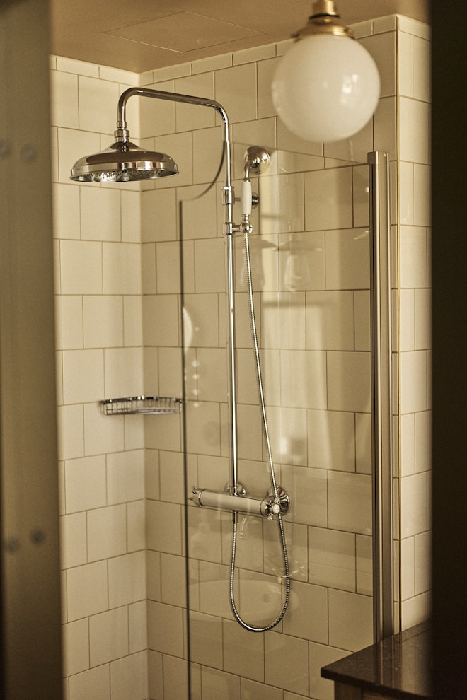 Classic Petite - Bathroom