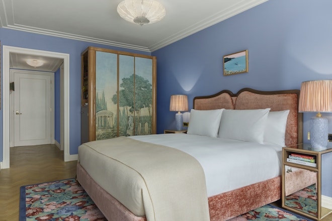 Luxury Room - Bedroom