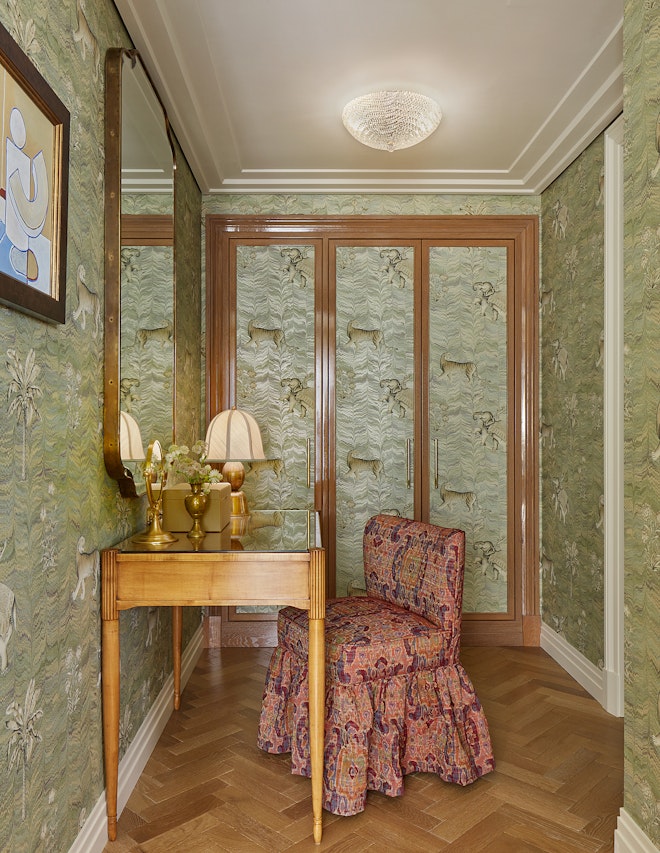 Broadwick Suite - Vanity