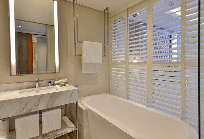 Studio Apartment - Bathroom