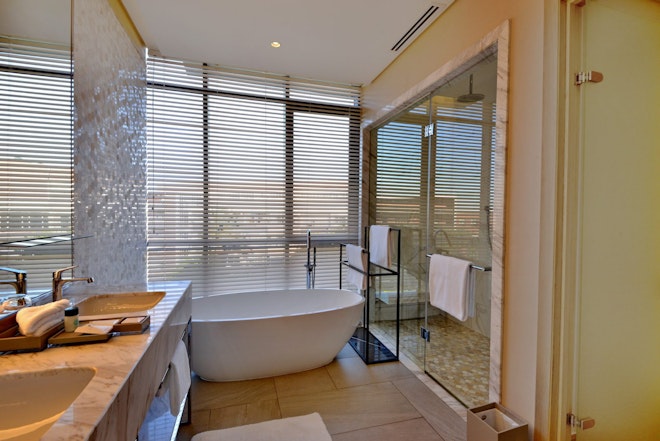 Junior Suite - Bathroom