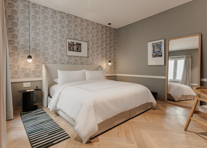 Deluxe King - Bedroom
