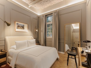 Deluxe Single - Bedroom