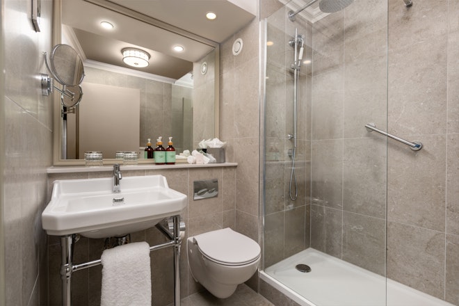 Signature Room - Bathroom