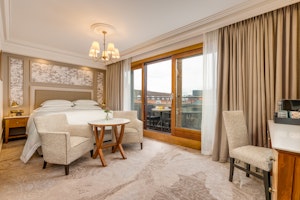 Contemporary King Room - Bedroom