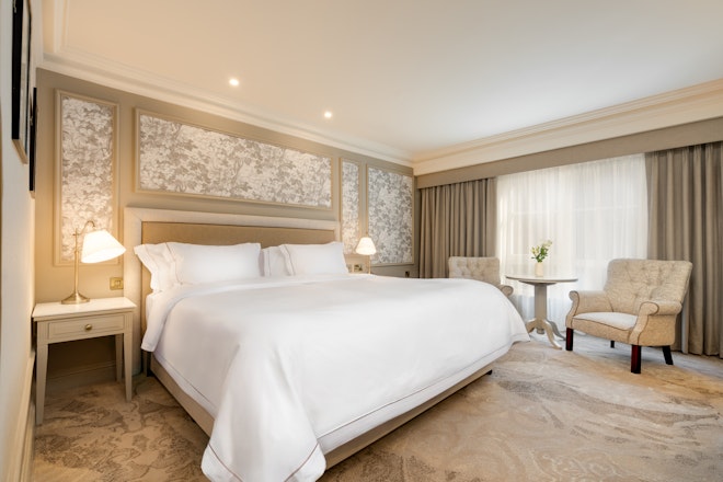 Executive King Room - Bedroom