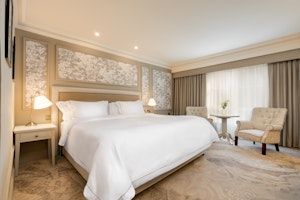 Executive King Room - Bedroom