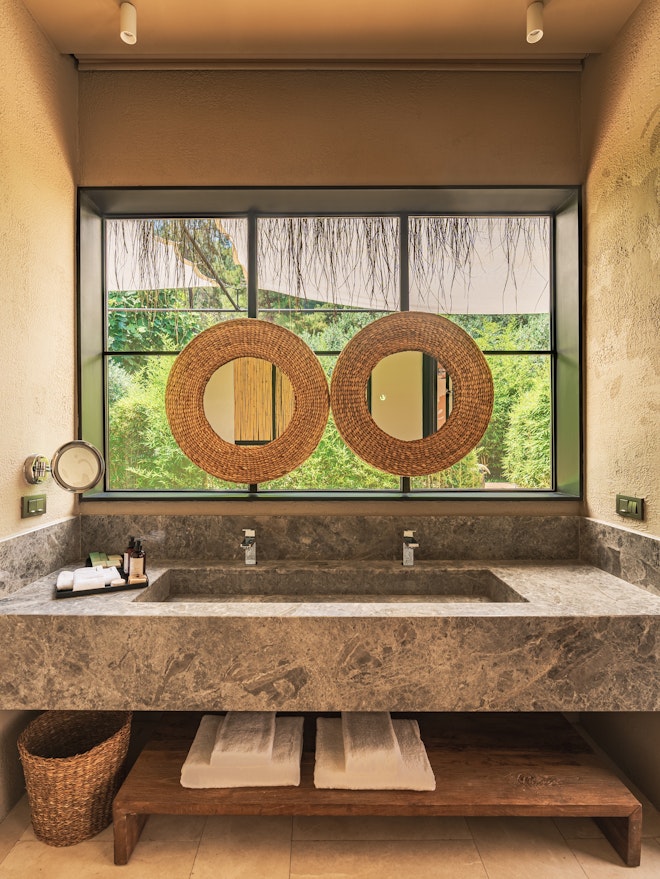 Comfort Suite - Bathroom