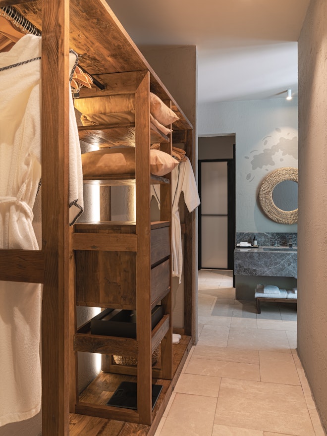 Deluxe Room - Room Details