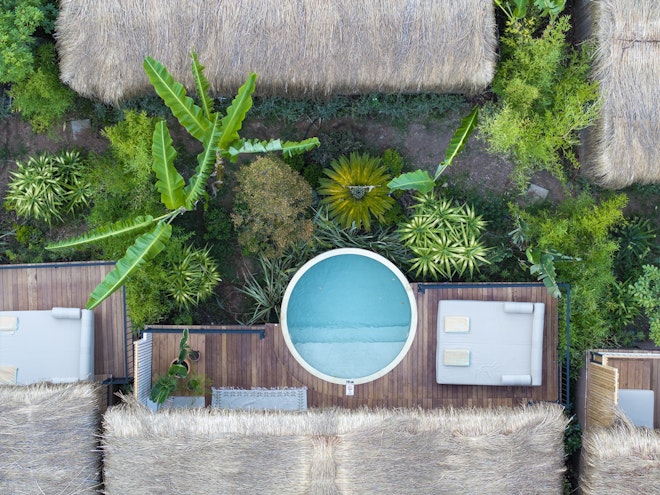 Elegant Garden Tent - Patio with Pool