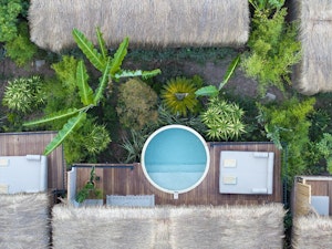 Elegant Garden Tent - Patio with Pool
