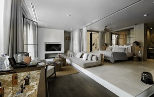 Signature Suite - Bedroom