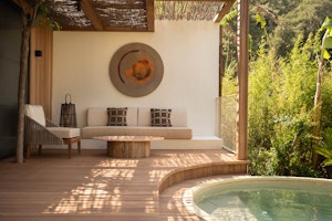 Serenity Garden Villa - Patio & Pool