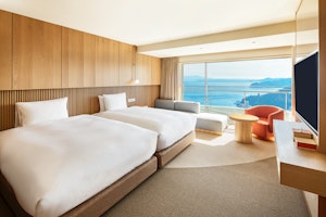 Hollywood Twin with View Bath Onsen - Bedroom