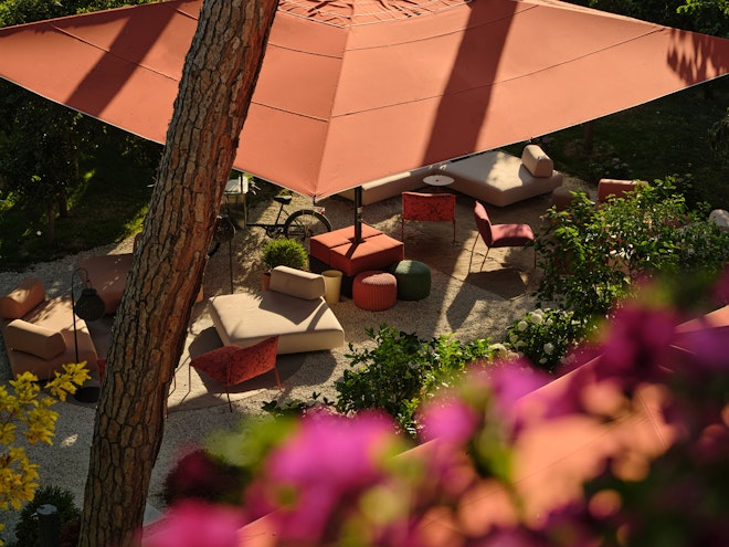 Outdoor Lounge