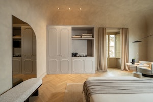 Deluxe - Bedroom