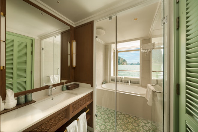 Signature Suite - Bathroom