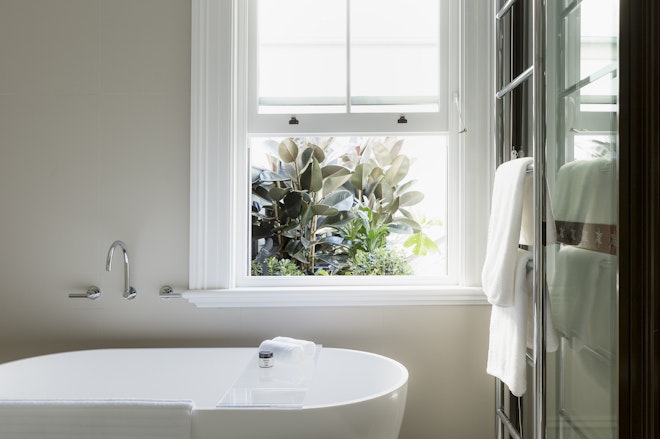 Luxe King Room - Bathroom