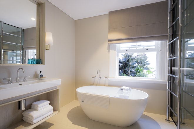 Luxe King Room - Bathroom
