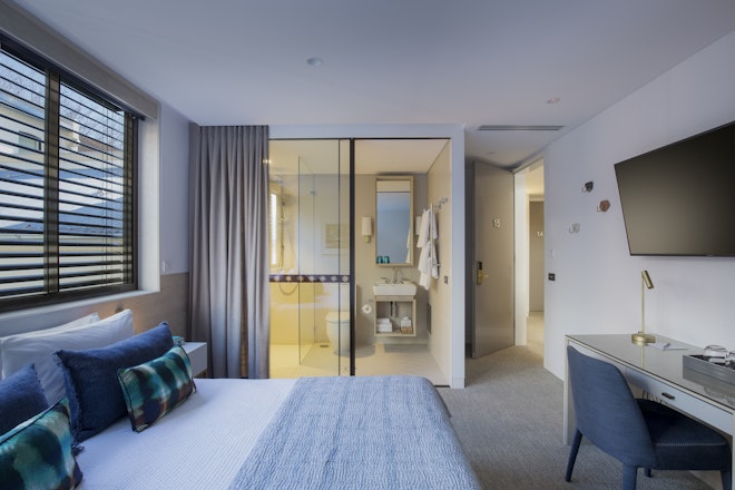 Queen Room - Bedroom