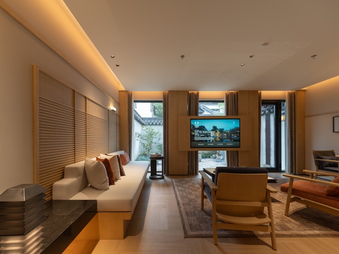 Premier Courtyard King Duplex Room
