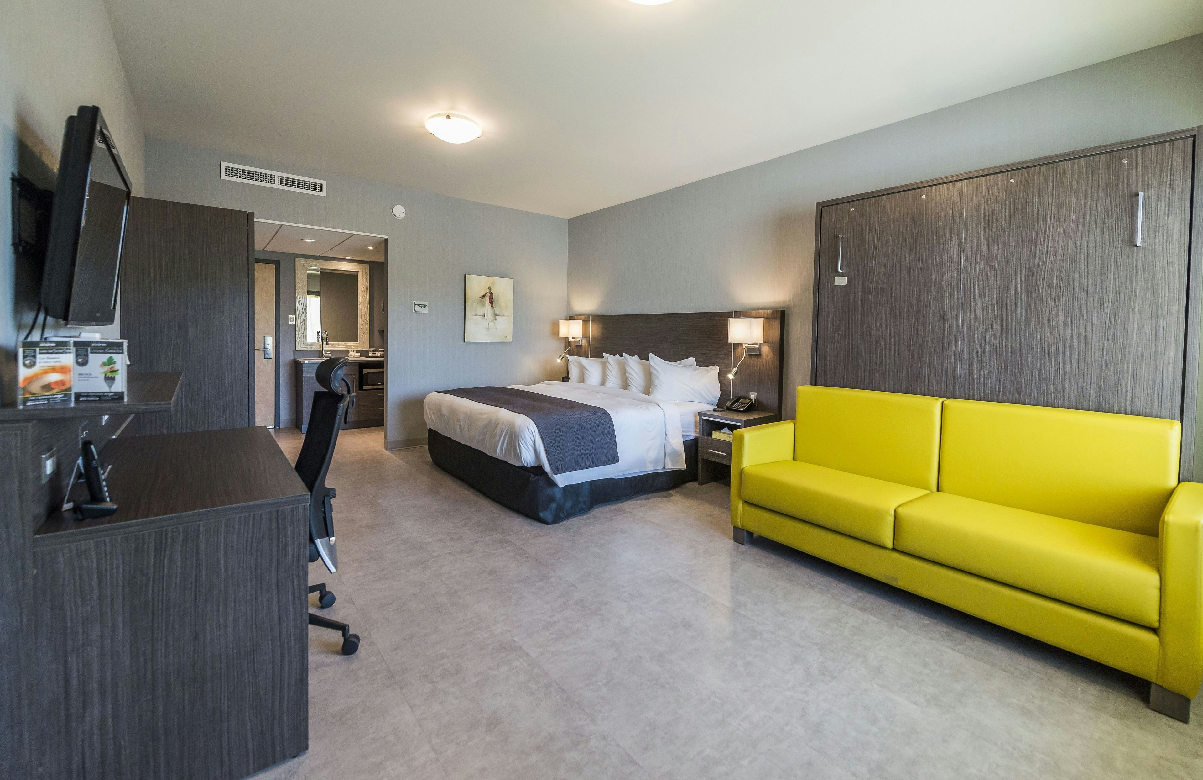Distinction Room