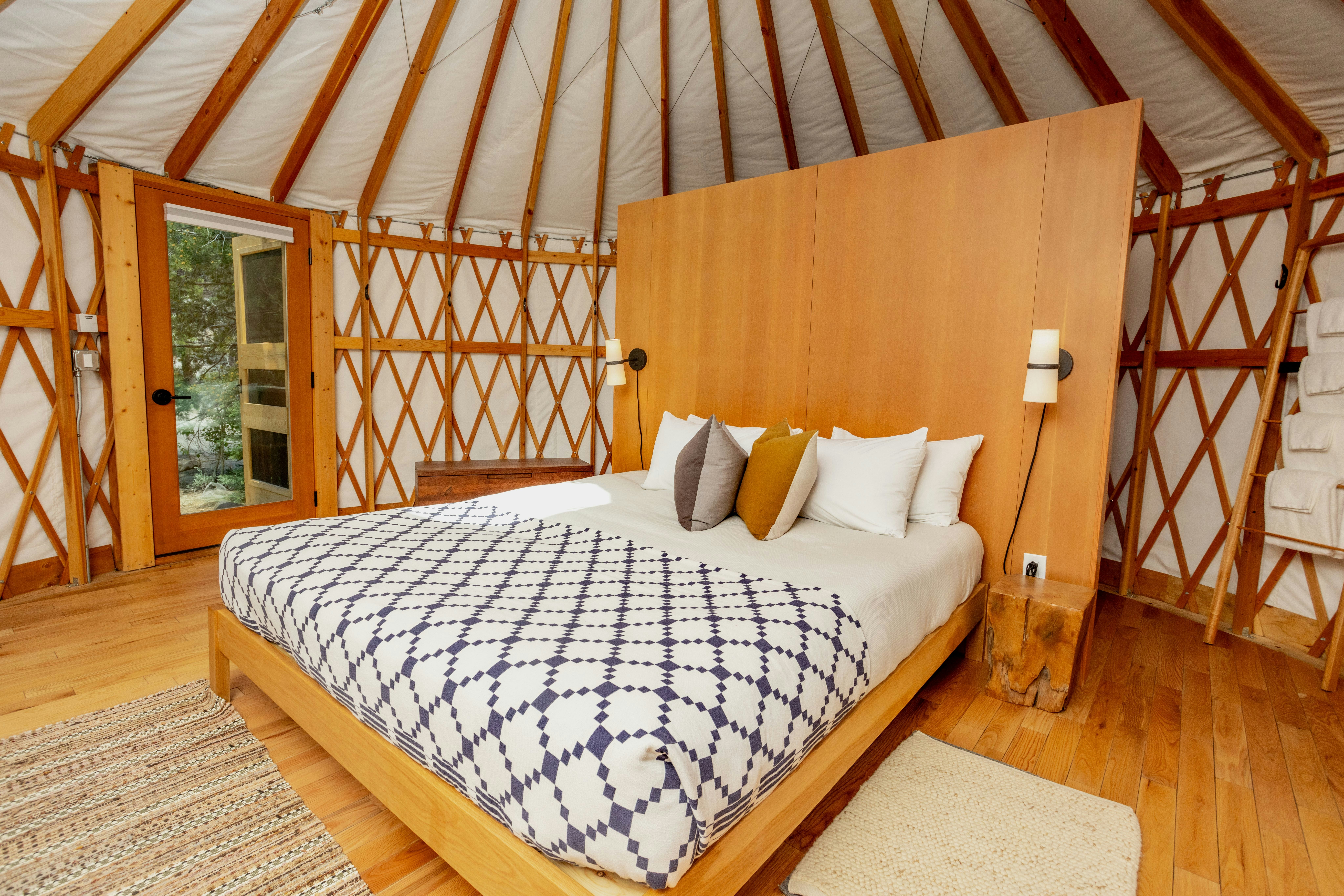 Yurt 11 - 1 King Bed and 1 Futon Bed